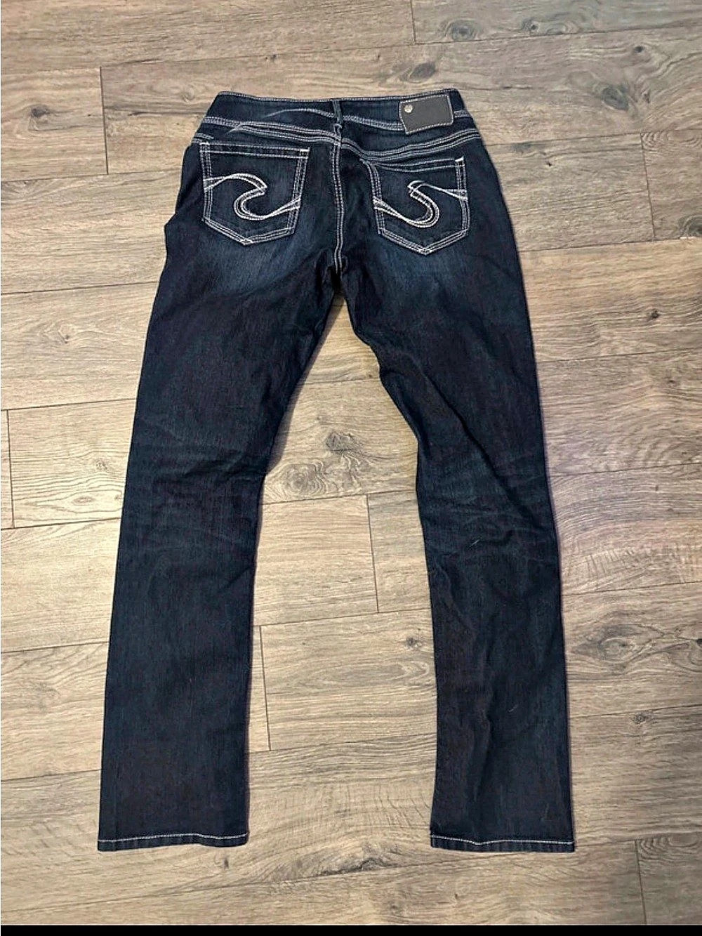 Silver Jeans Co. Suki Mid Rise Slim Bootcut Jeans. Boot Cut Jeans in Blue